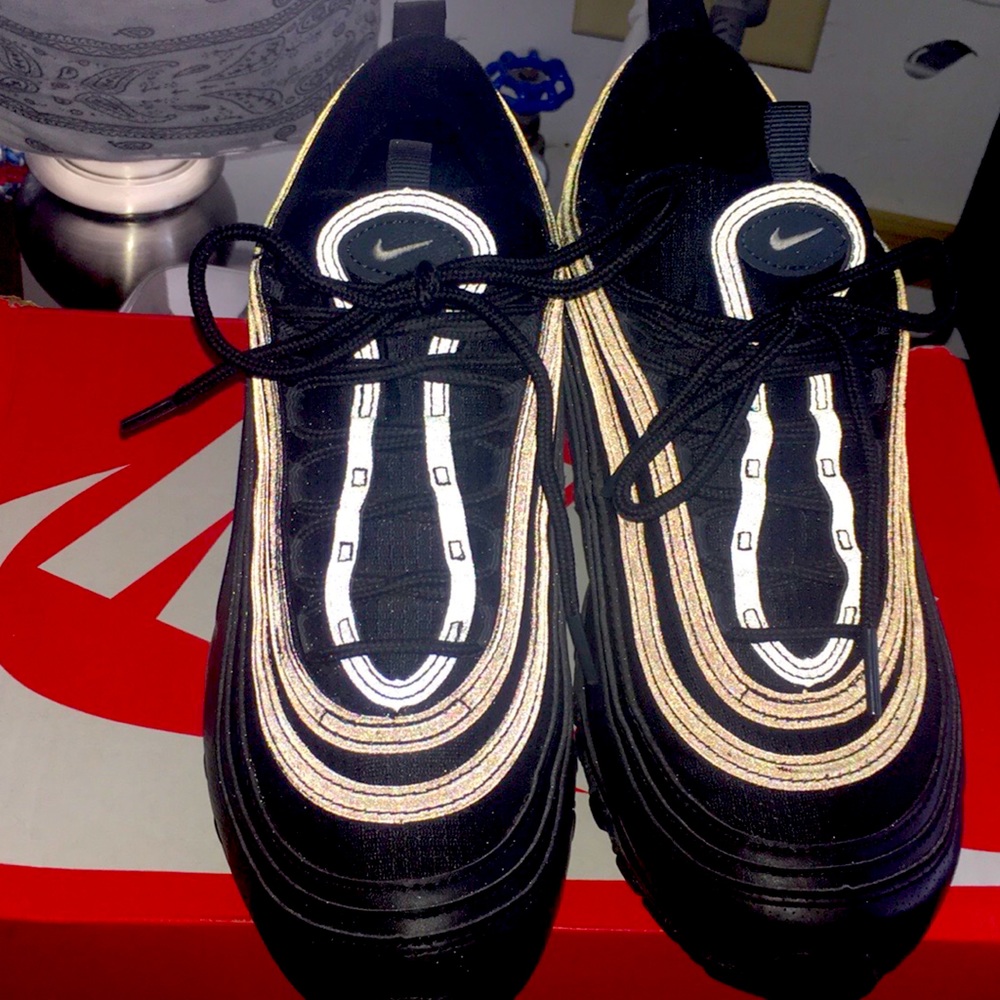 Woman’s Nike air max 97 size 7